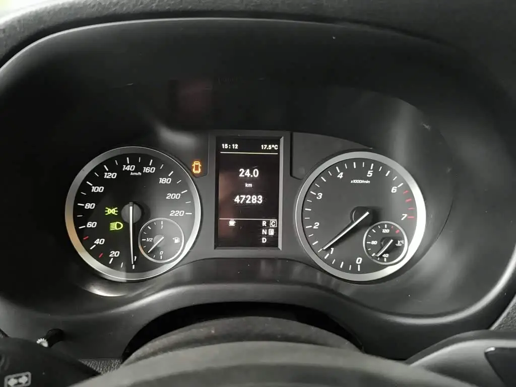 Mercedes-Benz Vito 2021 — Photo 8/20