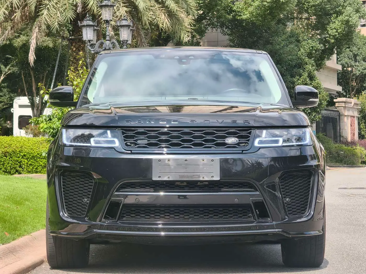 Land Rover Range Rover Sport 2017 — Photo 2/17