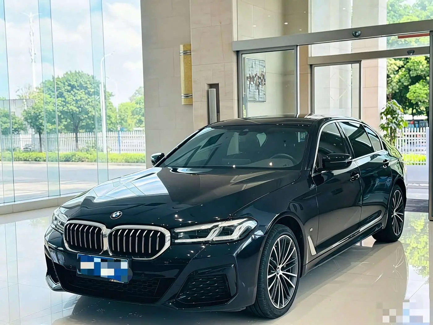 BMW 5 Series 2024 — Şəkil 1/9