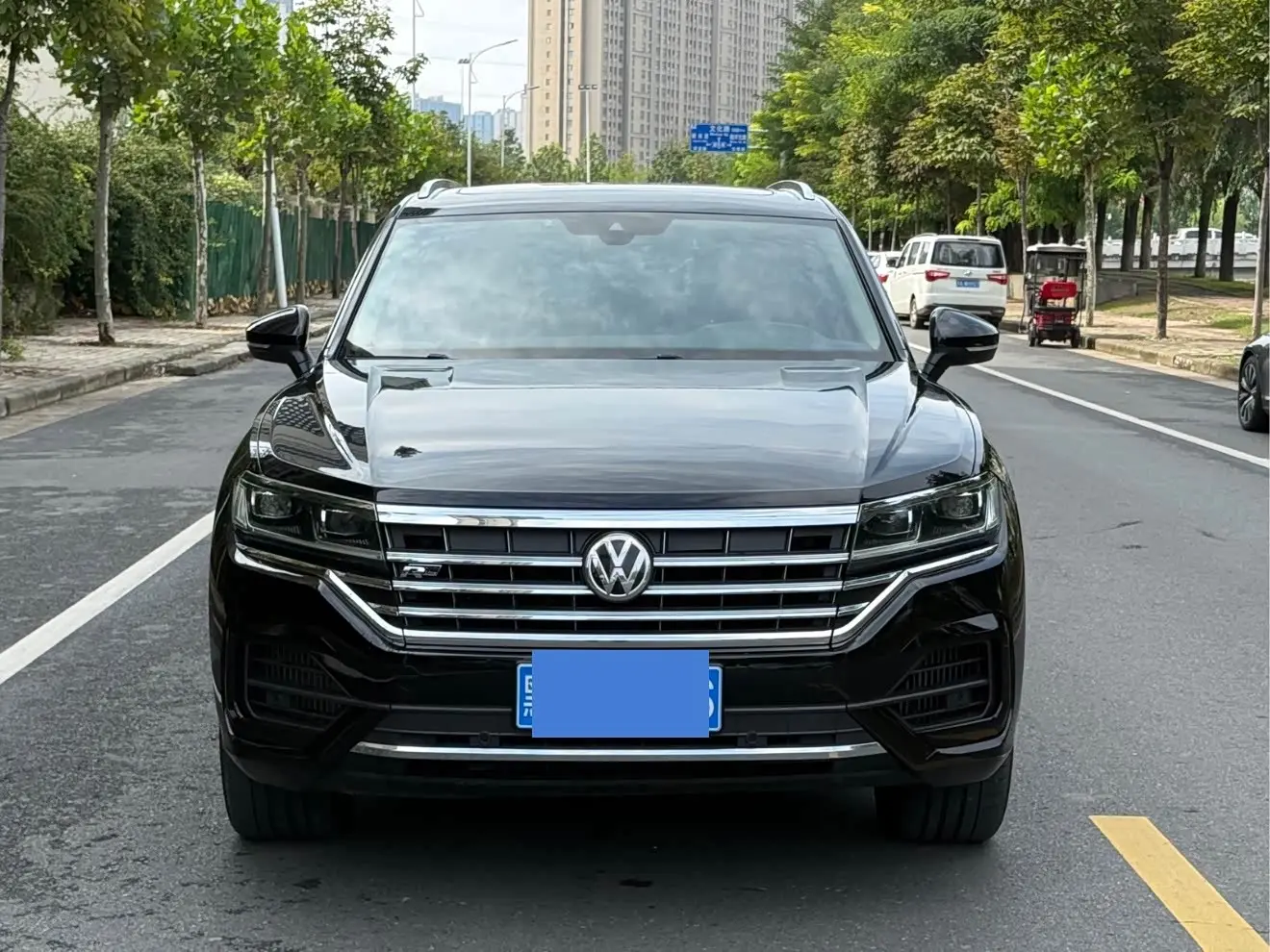 Volkswagen Touareg 2019 — Фото 2/9