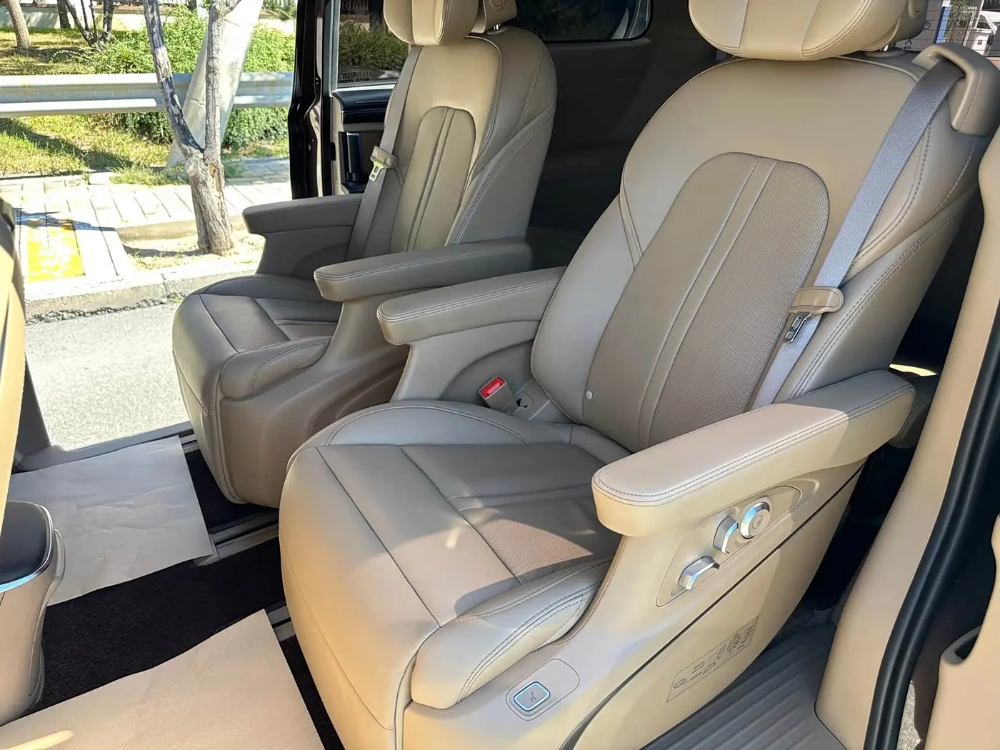 Buick GL8 2021 — Photo 15/20
