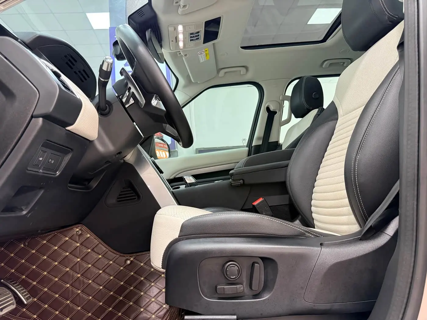 Land Rover Discovery 2021 — Şəkil 4/17