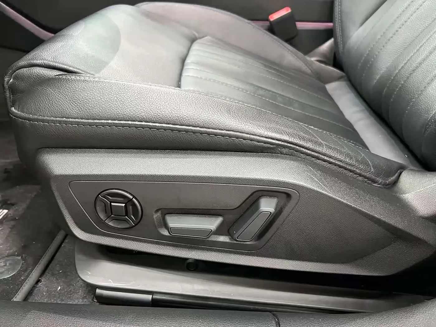 Audi A6L 2022 — Photo 13/20