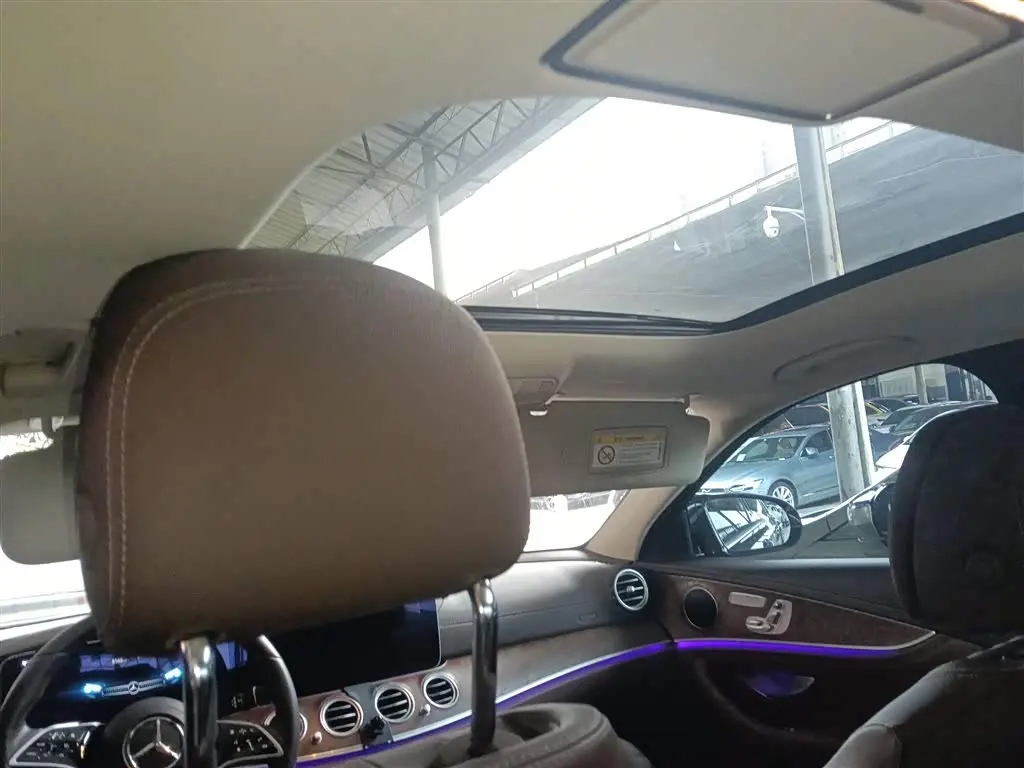 Mercedes-Benz E-Class 2023 — Photo 14/20
