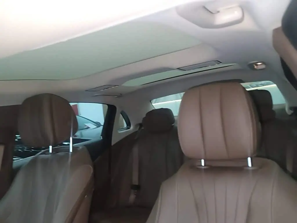 Mercedes-Benz E-Class 2023 — Photo 18/20