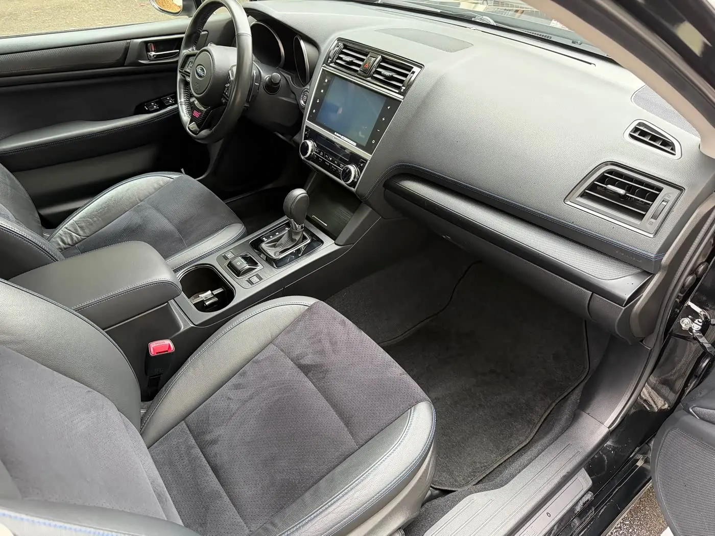 Subaru Legacy 2022 — Photo 13/20