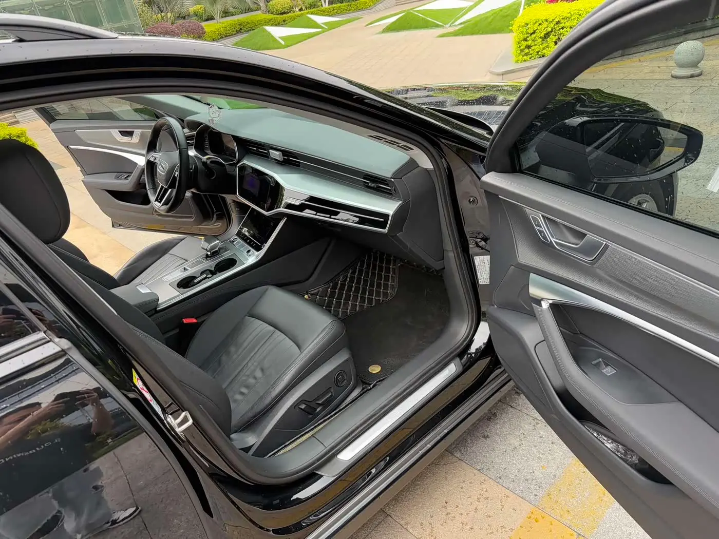 Audi A6 2023 — Photo 7/13