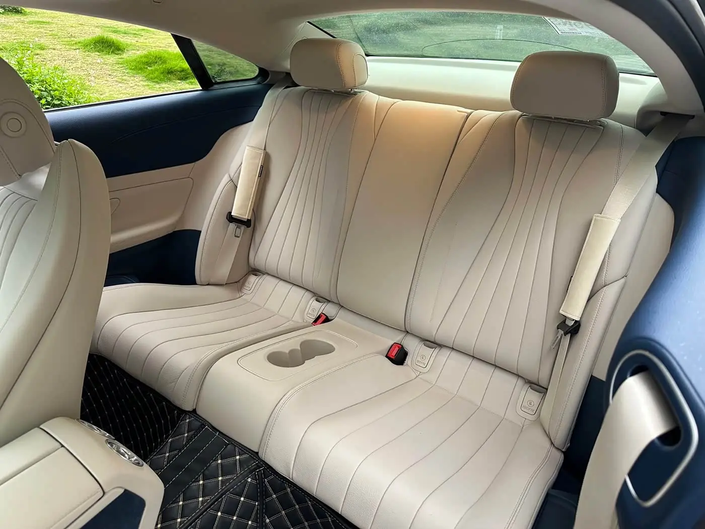 Mercedes-Benz E-Class 2022 — Photo 6/15