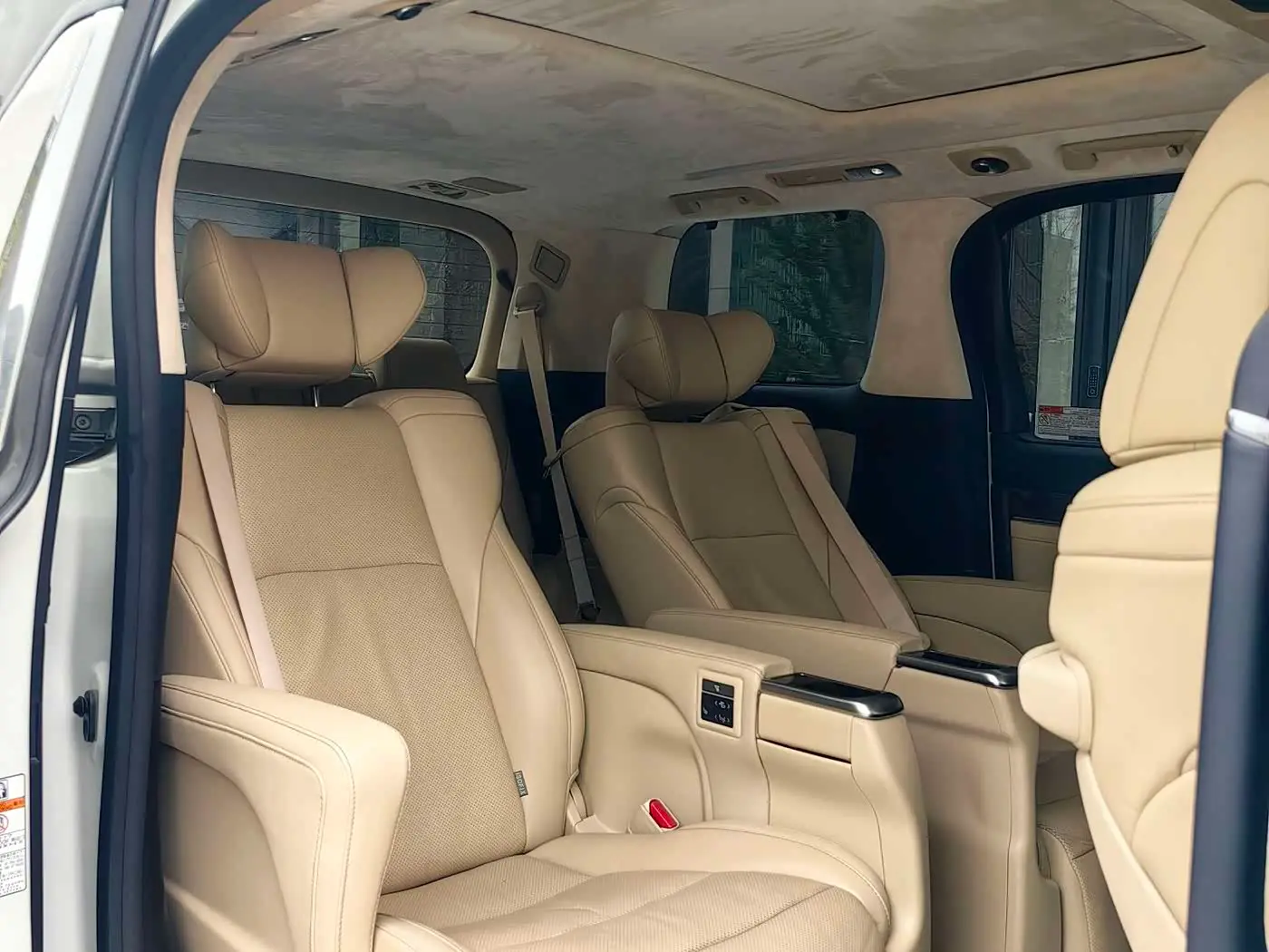 Toyota Alphard 2020 — Фото 7/9