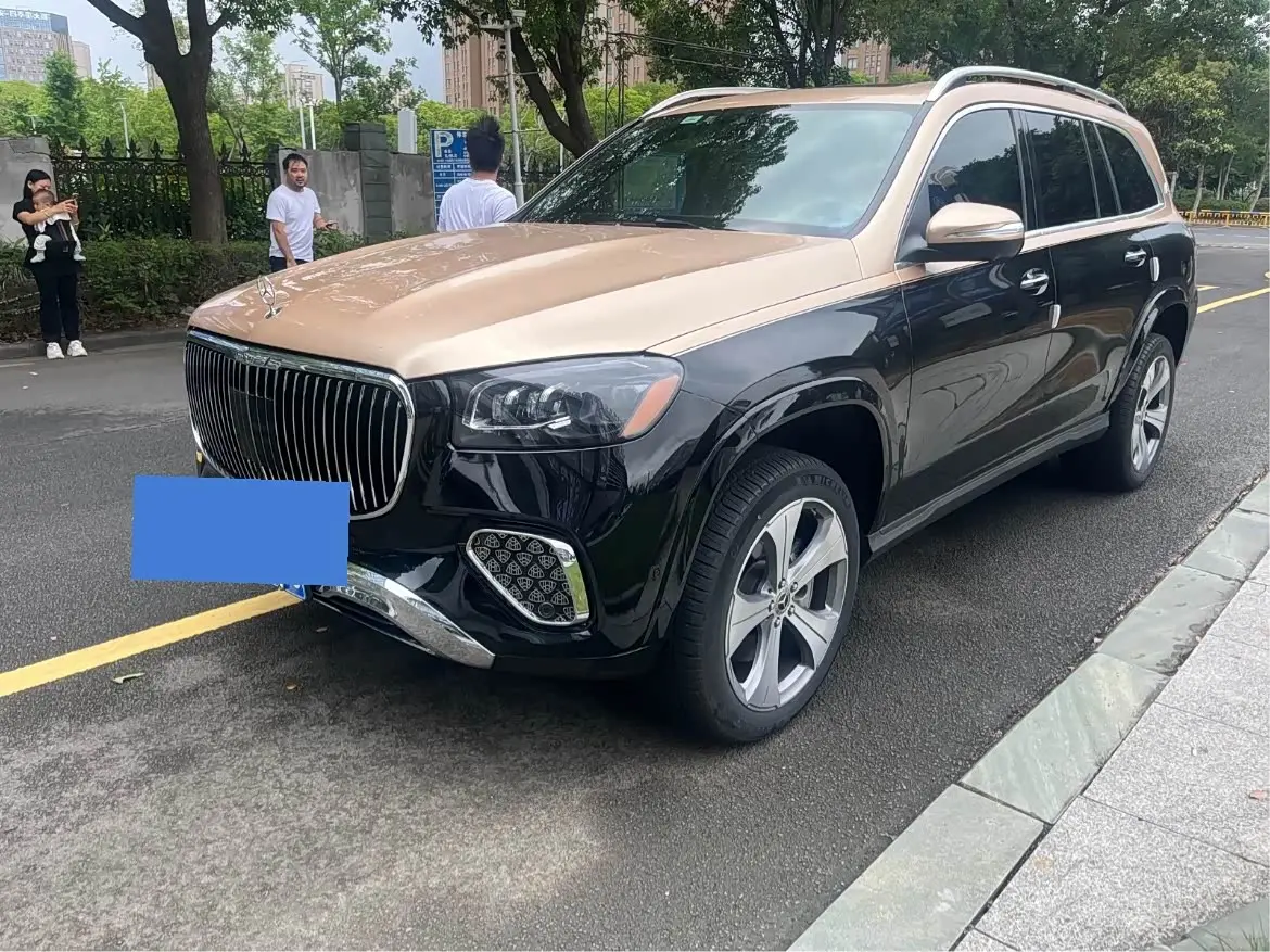 Mercedes-Benz GLS 2022 — Photo 1/12