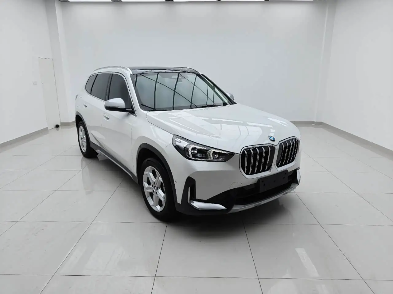 BMW X1 2023 — Фото 2/15