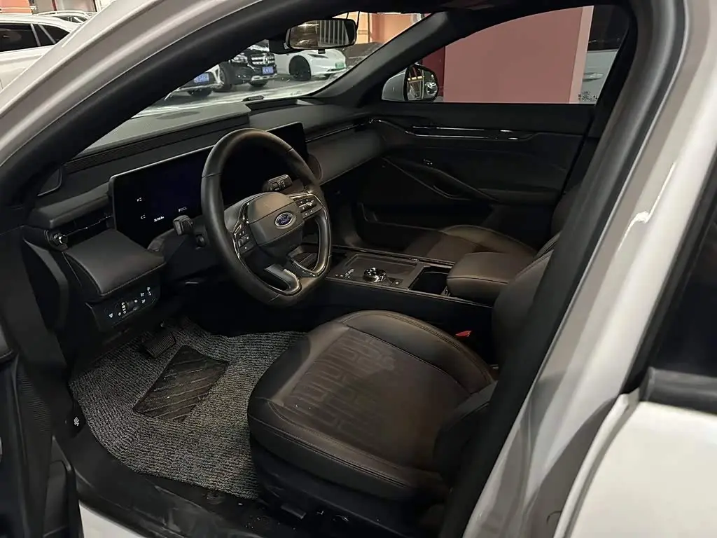 Ford Mondeo 2023 — Şəkil 8/9