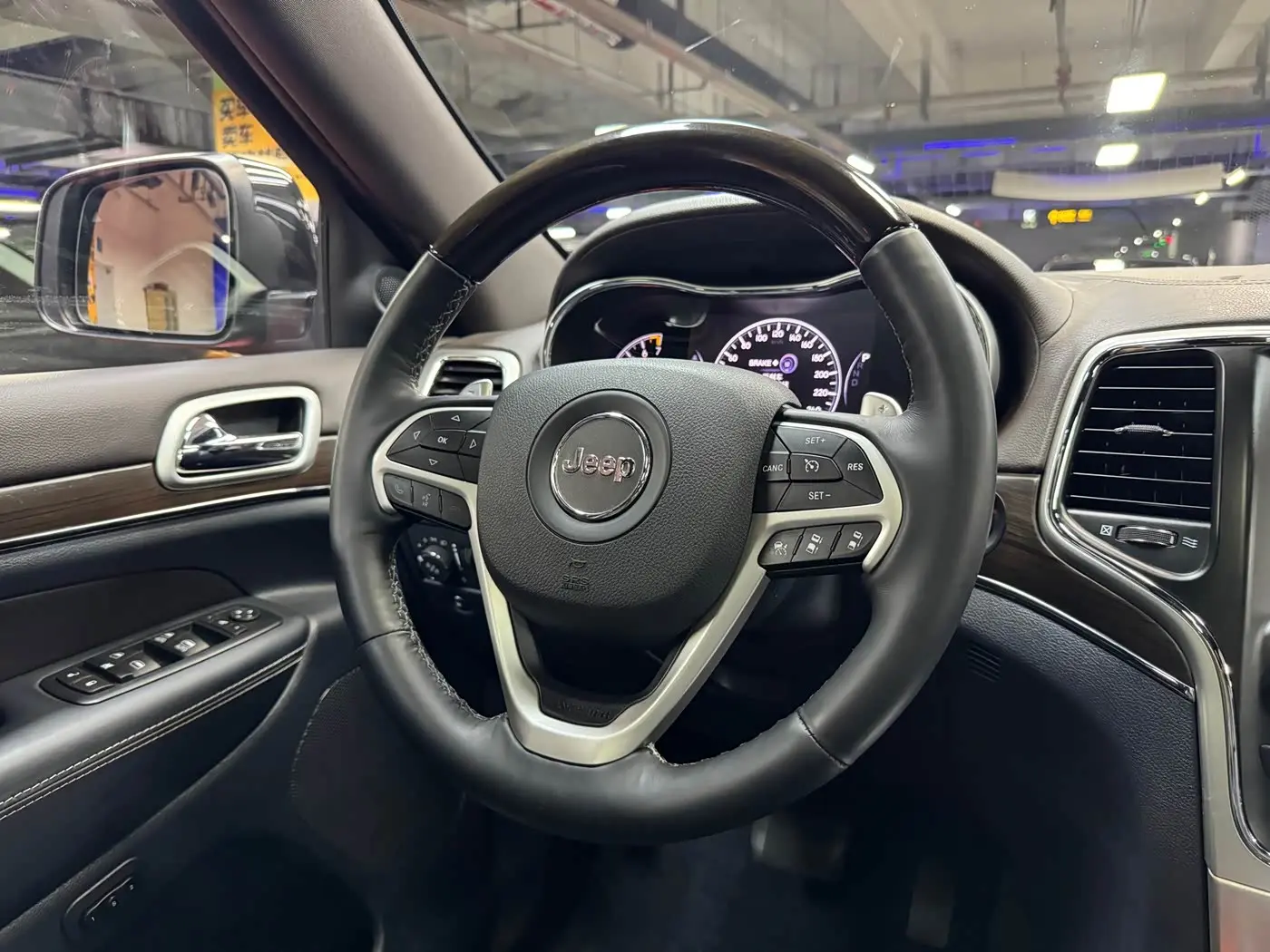 Jeep Grand Cherokee 2016 — Photo 19/20