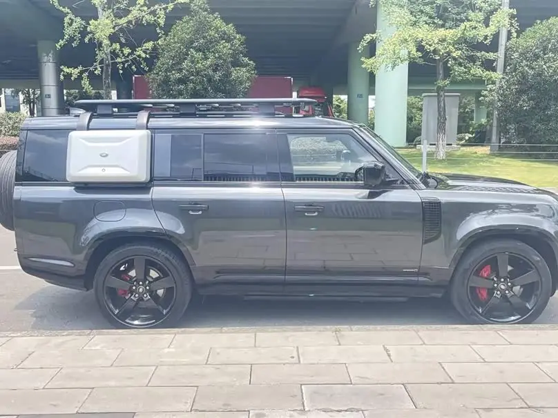 Land Rover Defender 2023 — Photo 3/20