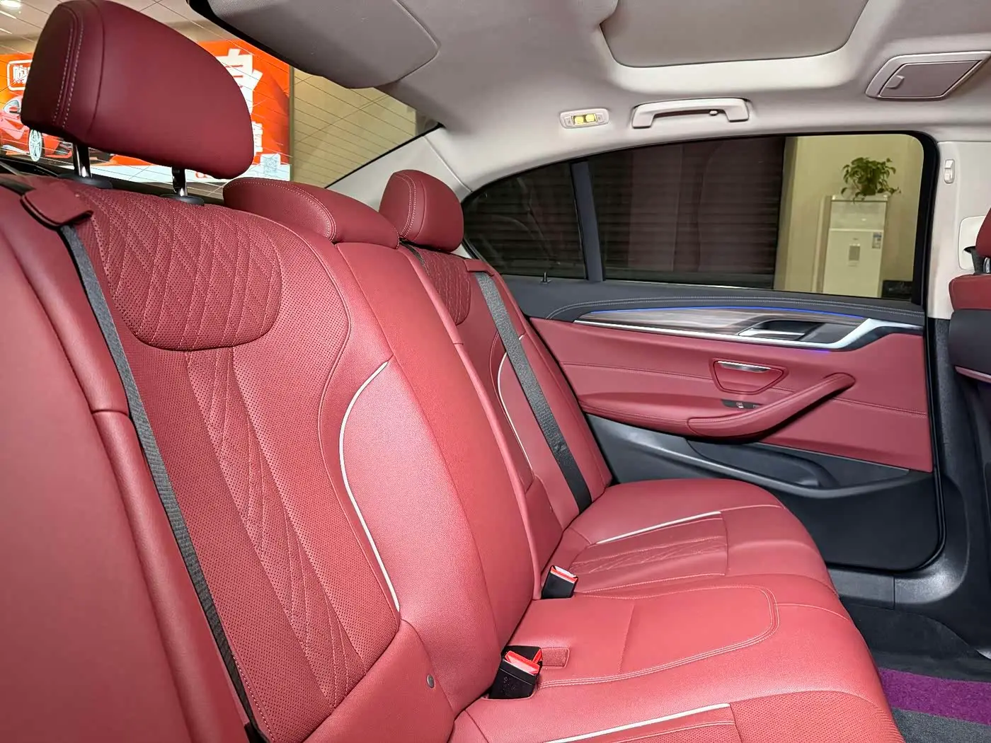 BMW 5 Series 2021 — Photo 11/17