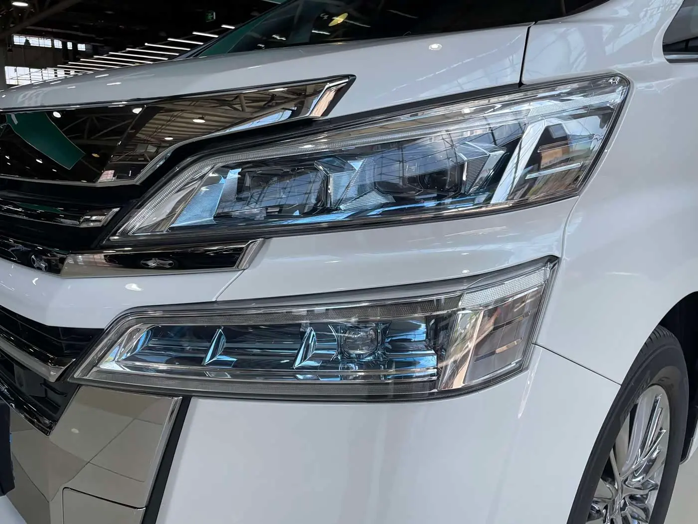 Toyota Vellfire 2021 — Фото 19/19