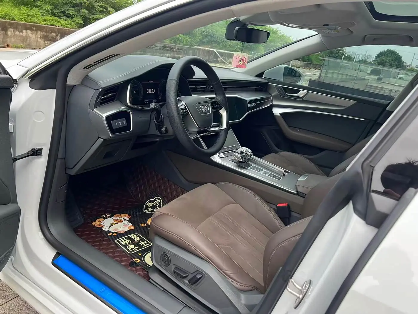 Audi A7L 2023 — Şəkil 7/9
