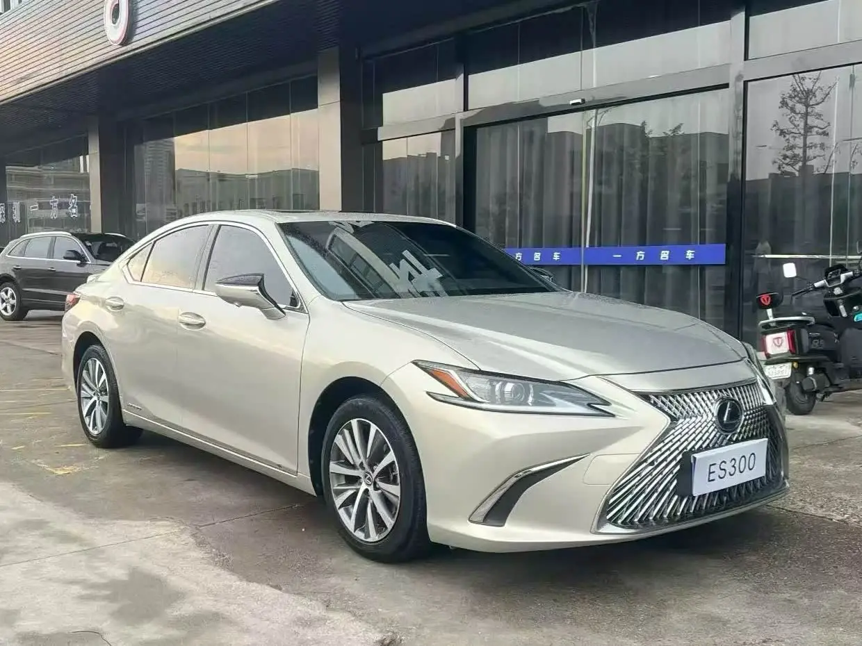 Lexus ES 2019 — Şəkil 3/9