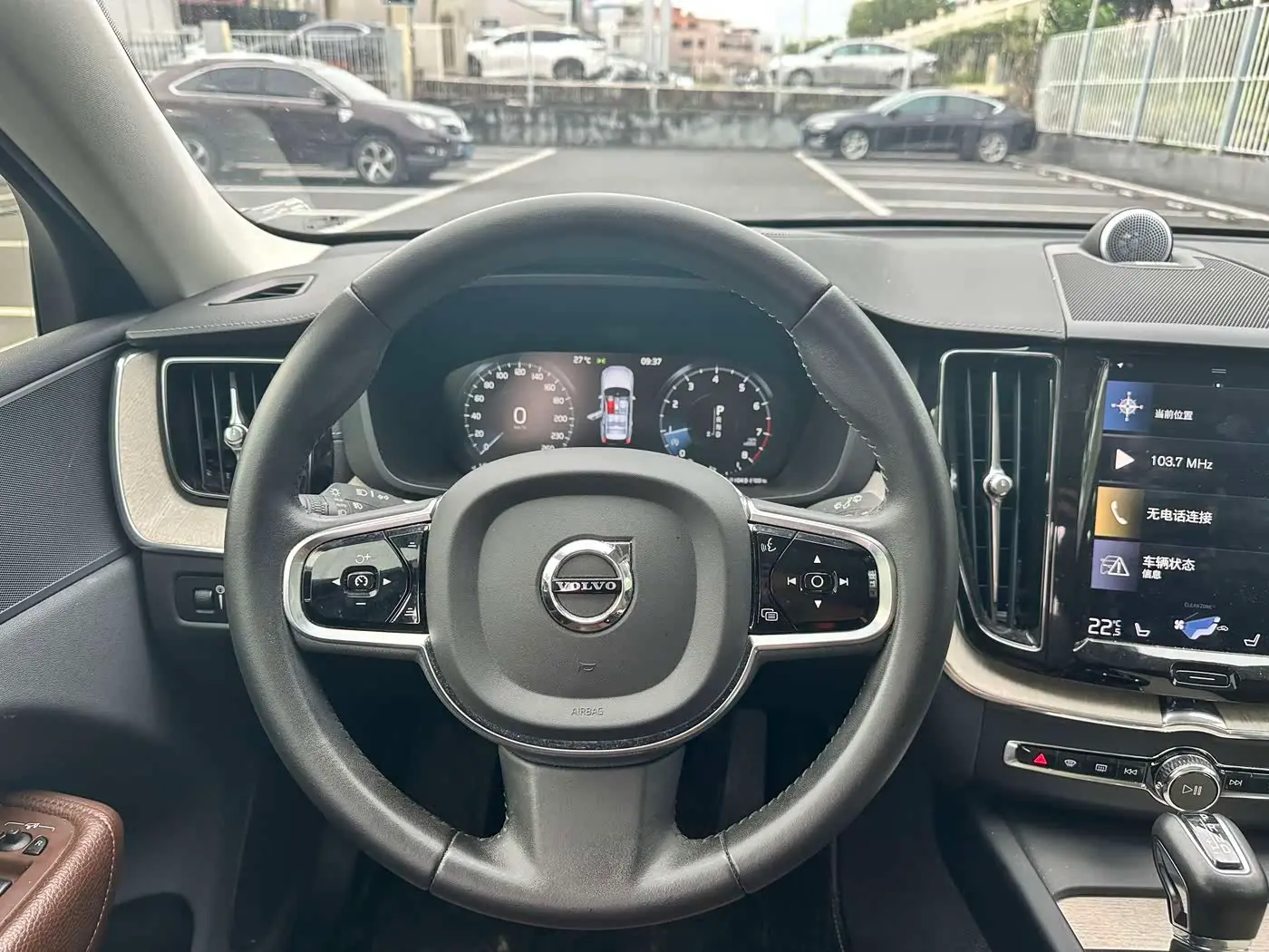 Volvo XC60 2020 — Фото 8/20