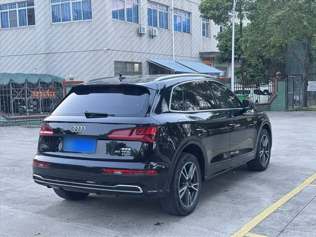 Audi Q5L 2019 — Фото 8/13