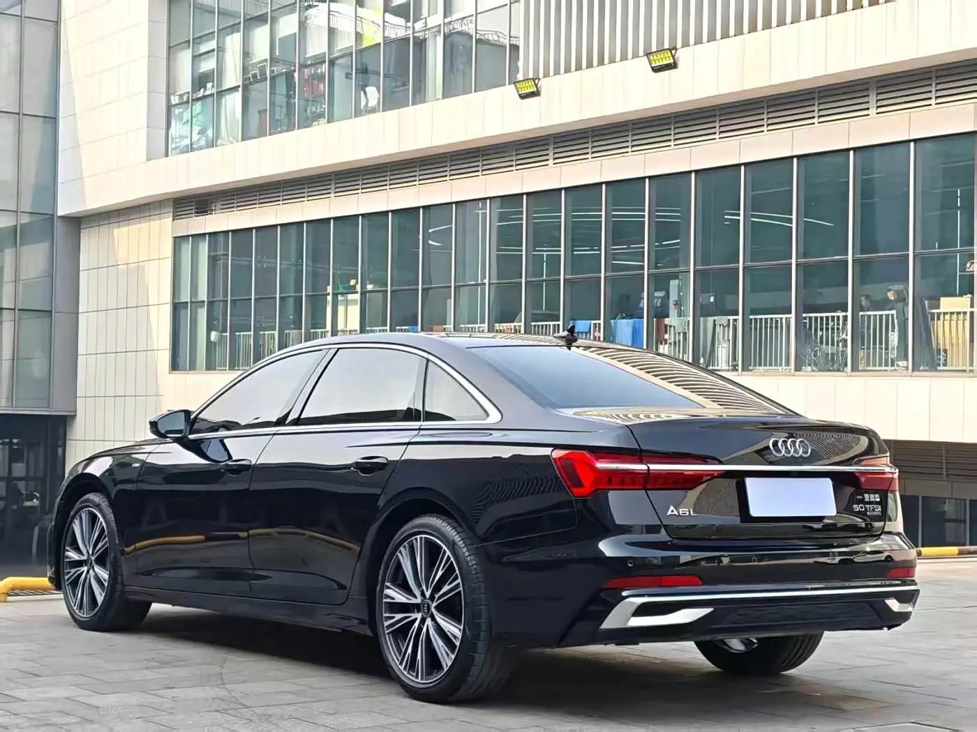 Audi A6L 2024 — Photo 17/19