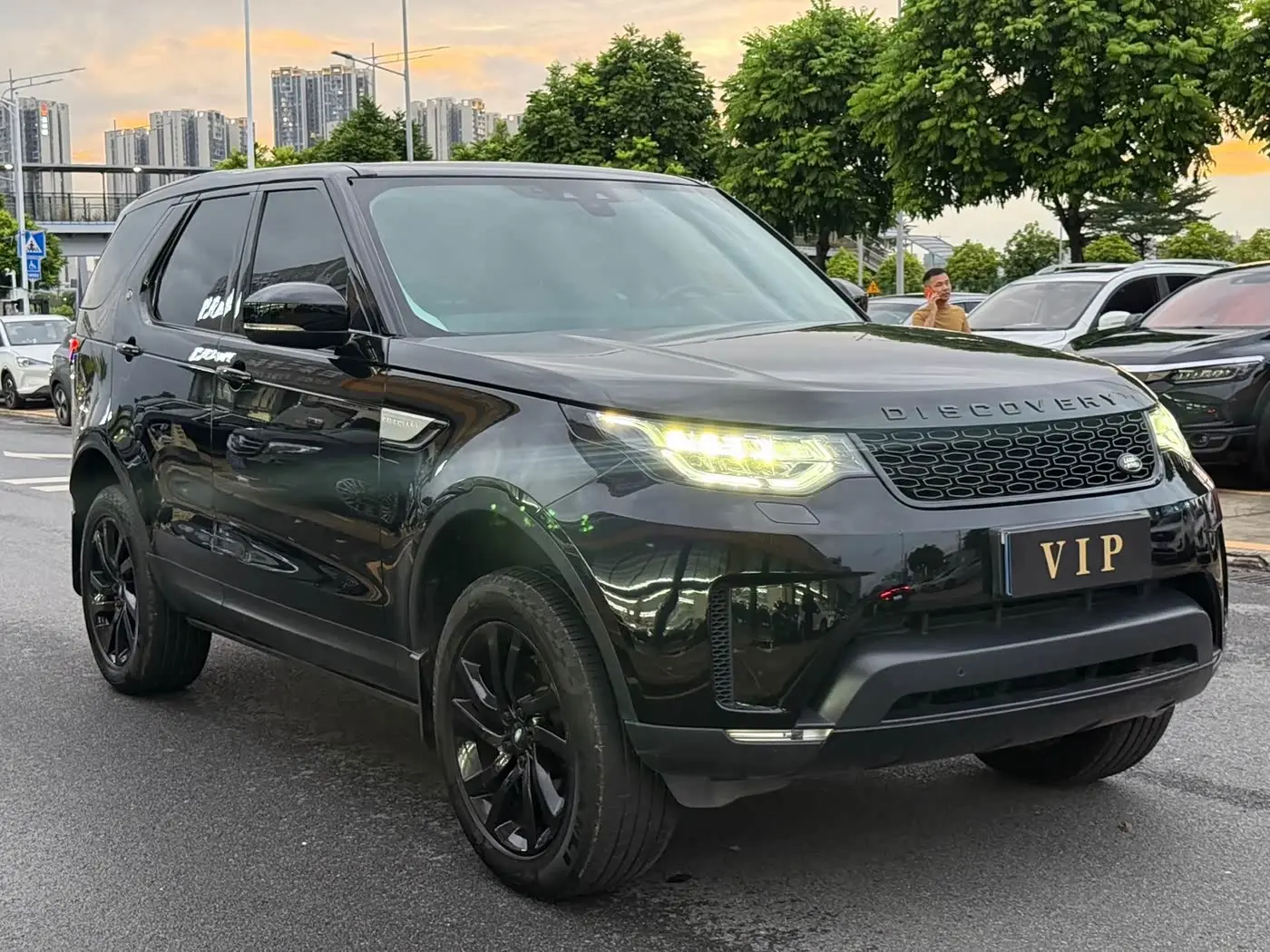 Land Rover Discovery 2017 — Photo 3/9