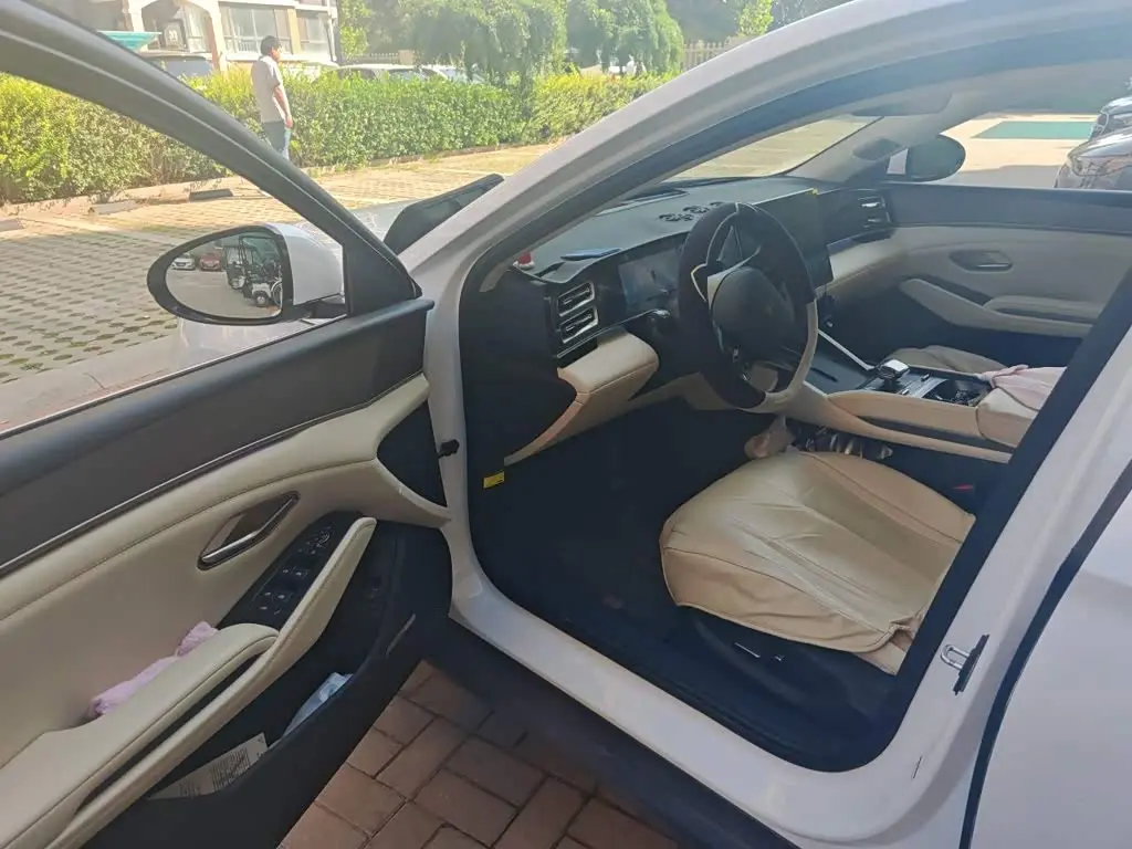 BYD Qin L 2024 — Photo 12/20
