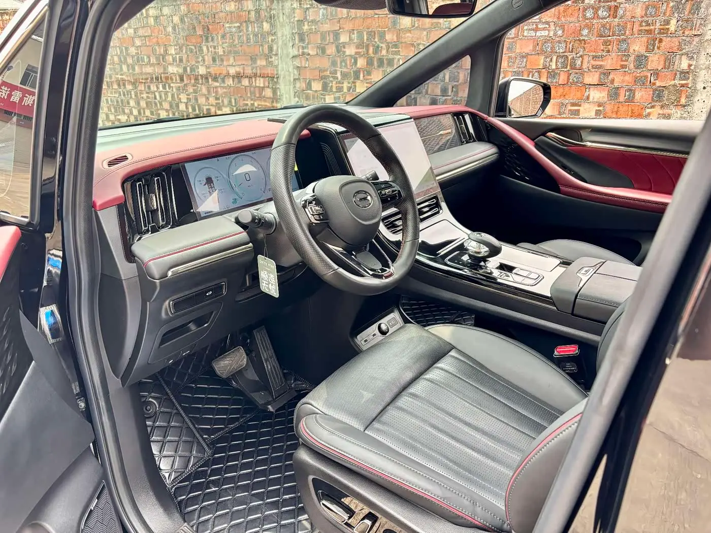 GAC Trumpchi Trumpchi M8 2024 — Photo 9/17