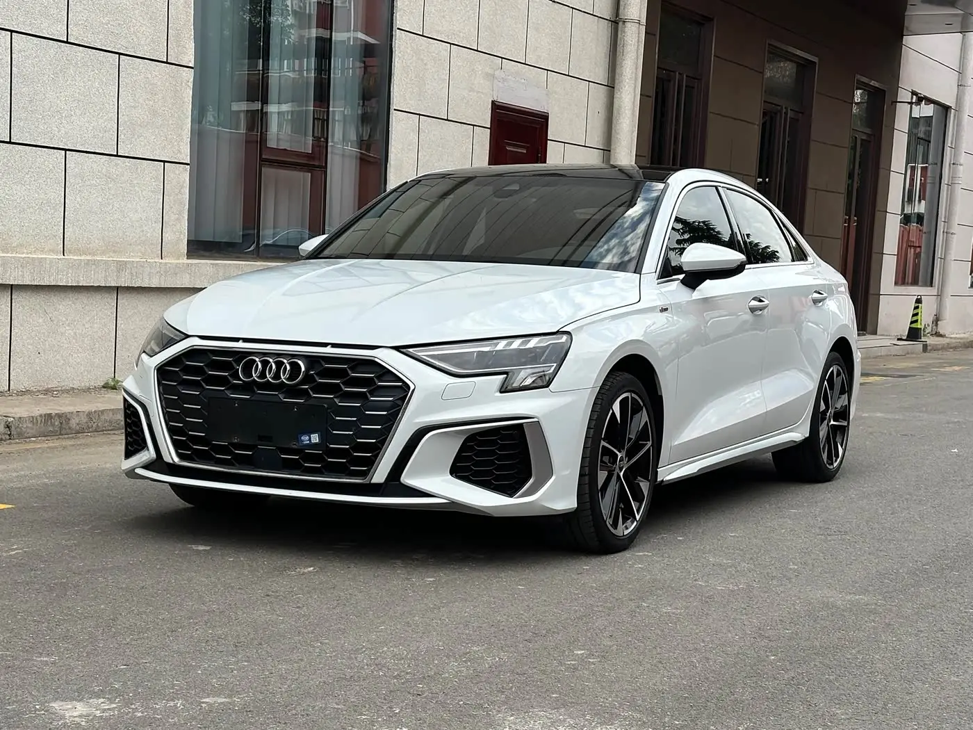 Audi A3 2023 — Photo 2/20
