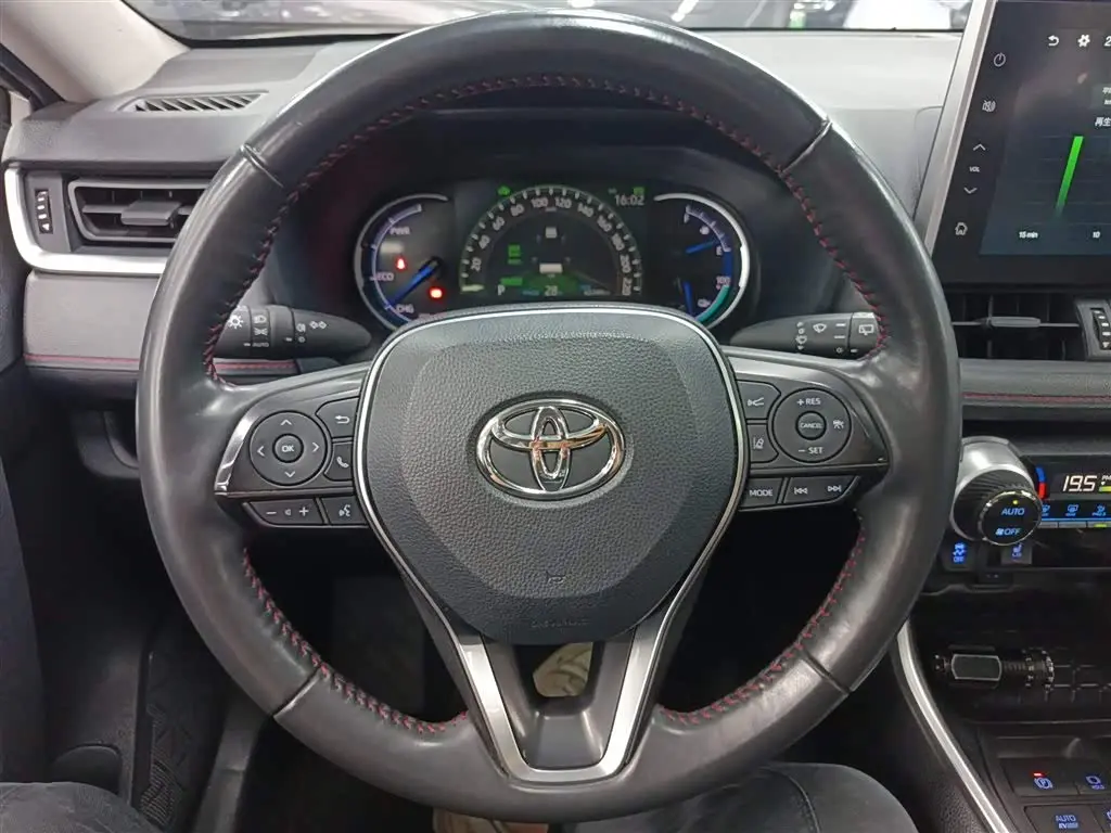 Toyota Wildlander New Energy 2023 — Photo 11/20