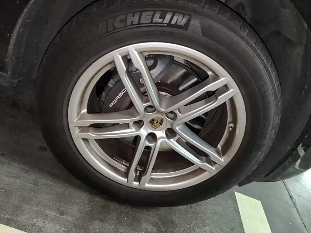 Porsche Macan 2023 — Photo 8/20
