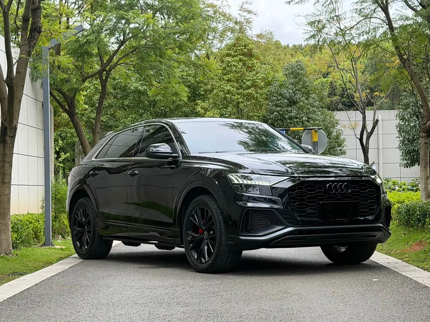Audi Q8 2022 — Photo 3/16