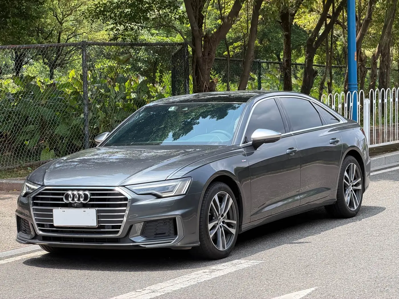 Audi A6L 2021 — ფოტო 1/19