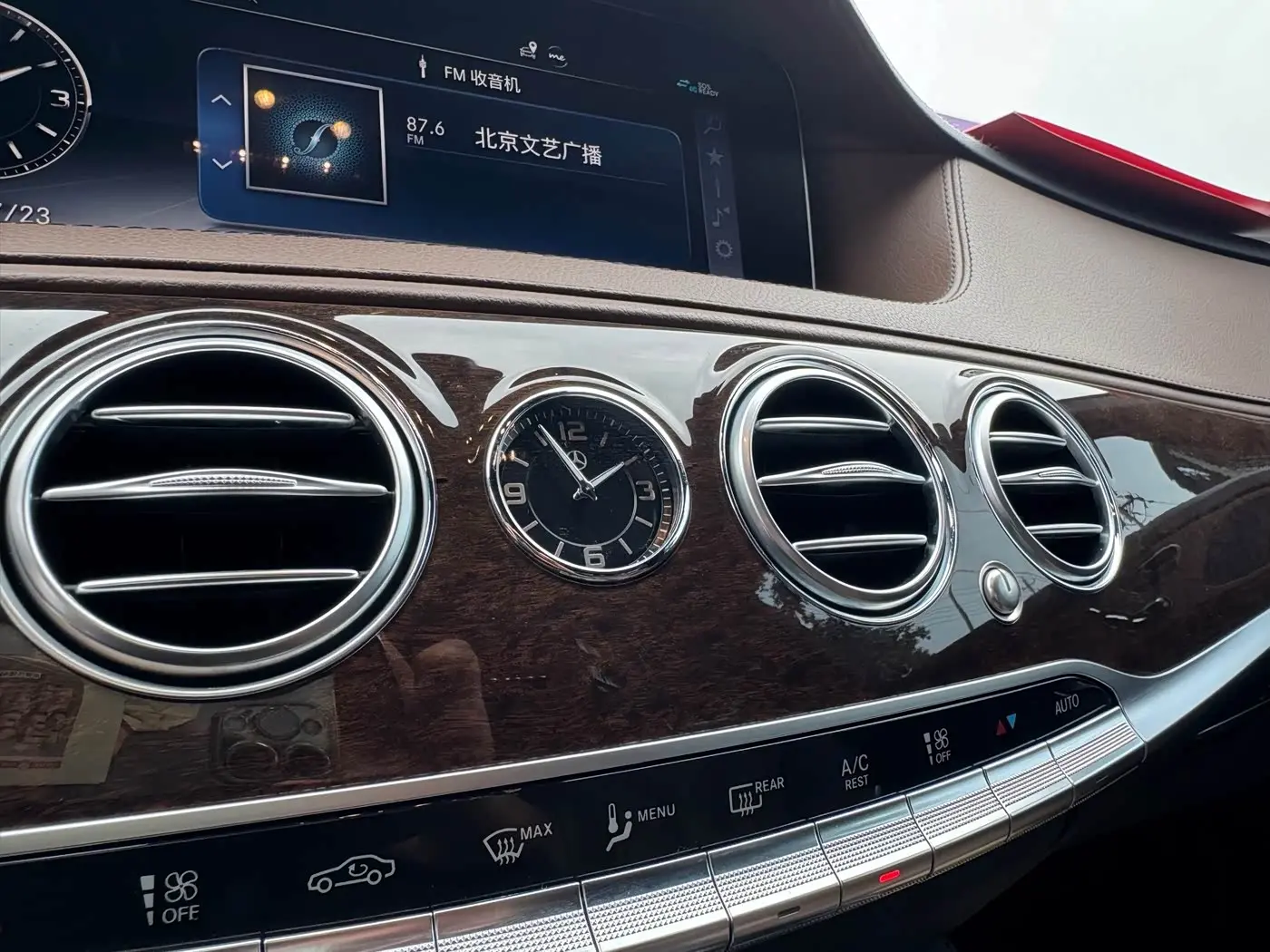 Mercedes-Benz S-Class 2019 — Photo 8/18