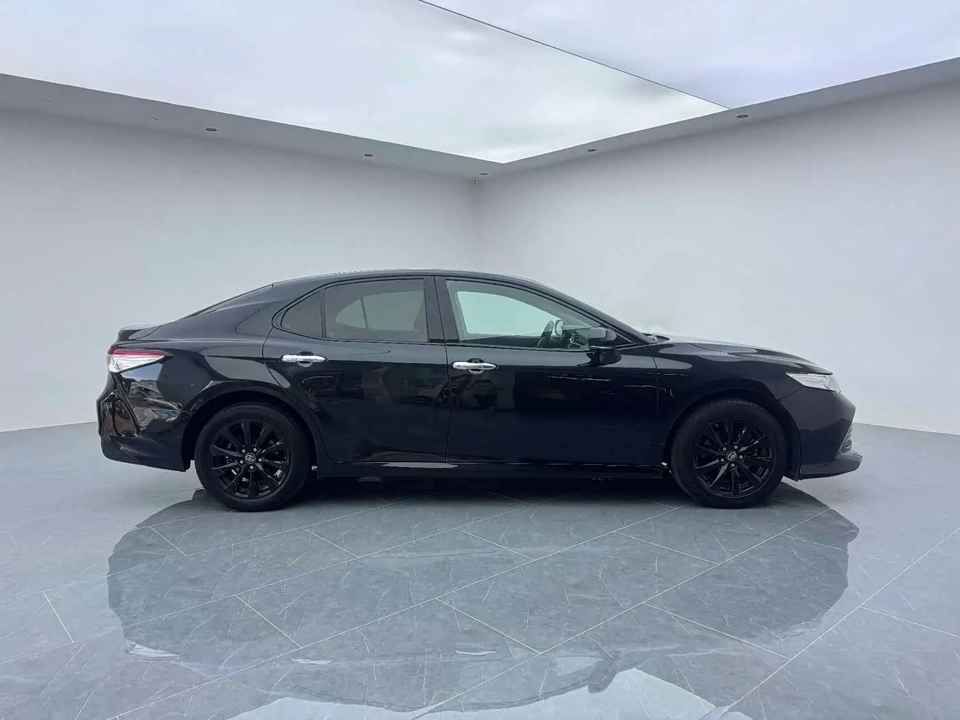 Toyota Camry 2020 — Фото 15/18