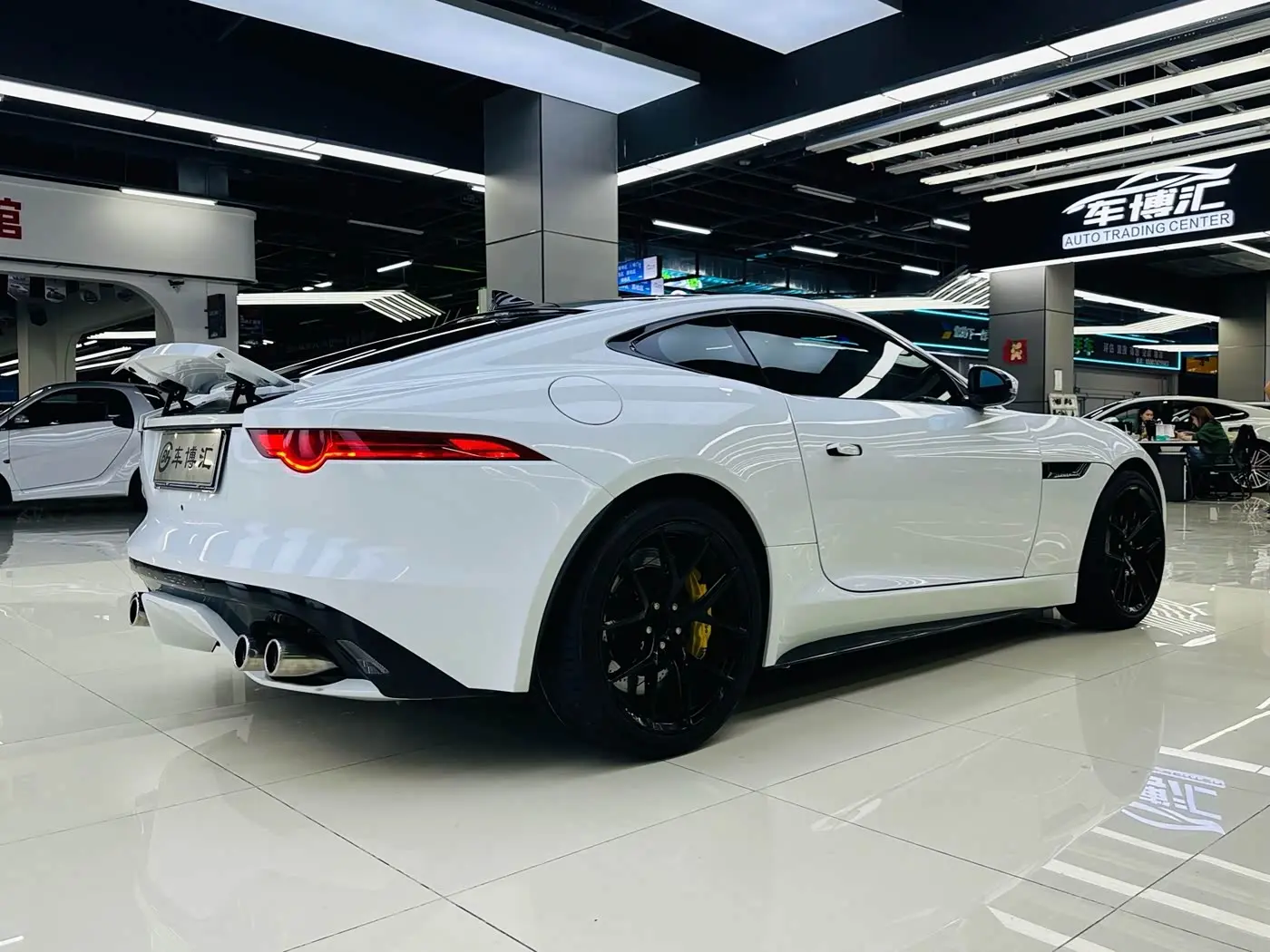 Jaguar F-TYPE 2017 — Фото 6/19