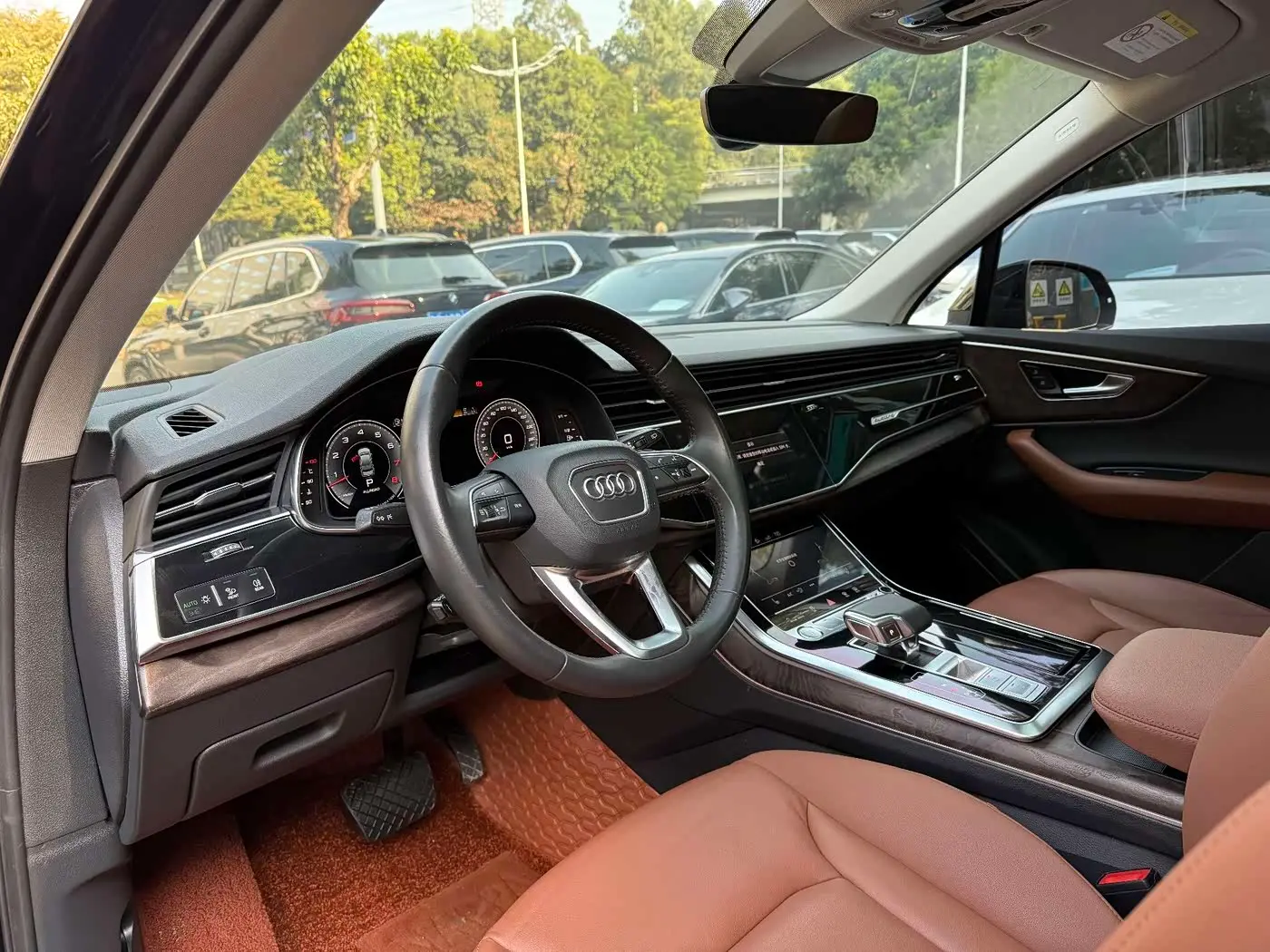 Audi Q7 2021 — Photo 13/18