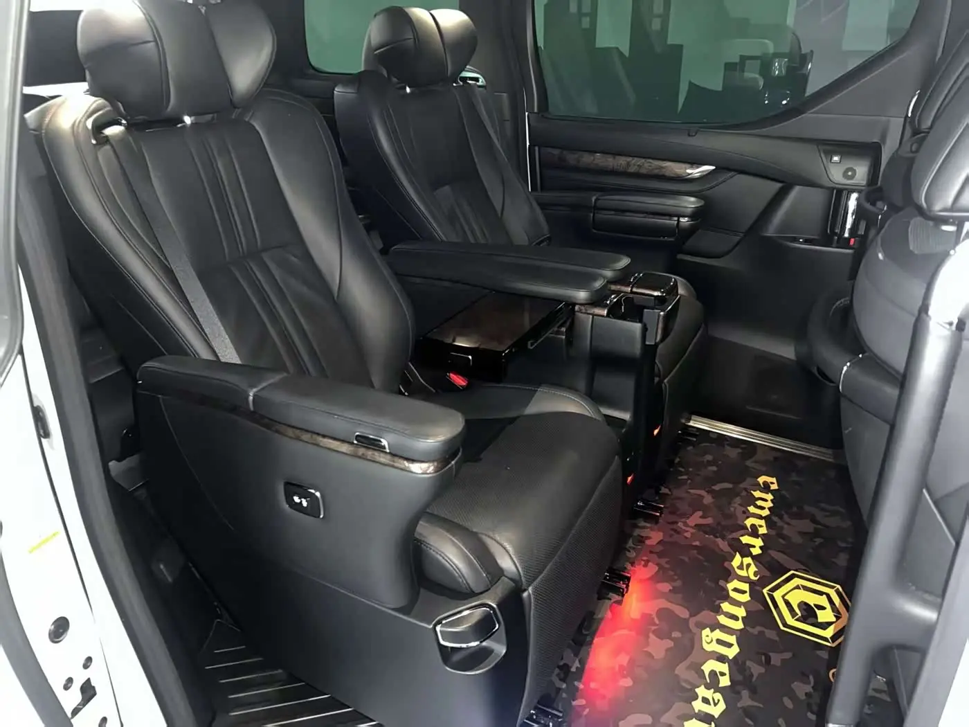 Toyota Alphard 2020 — Фото 9/14