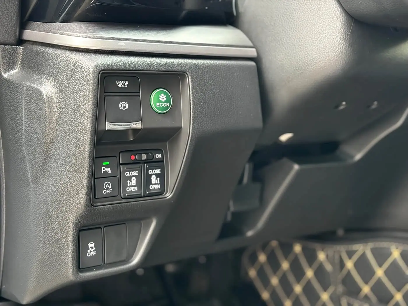 Honda Elysion 2017 — Şəkil 10/20