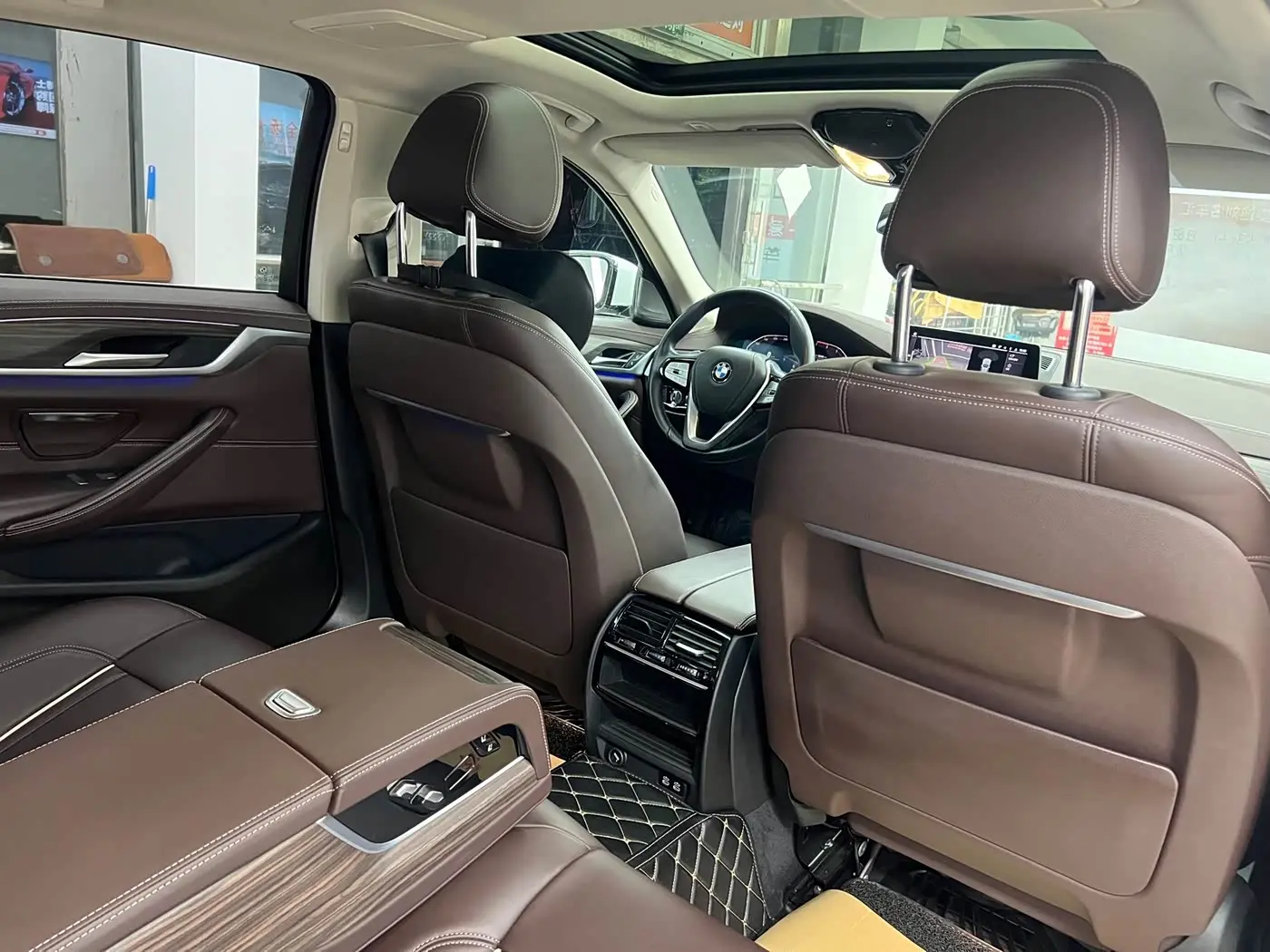 BMW 5 Series 2020 — Photo 8/18