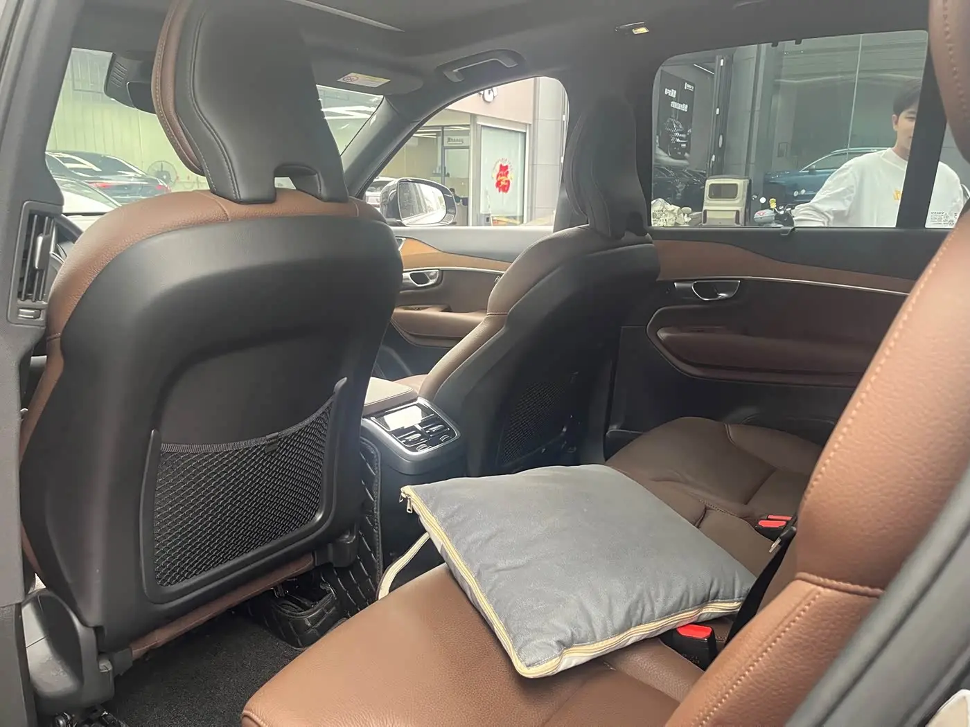 Volvo XC90 2023 — Photo 5/9