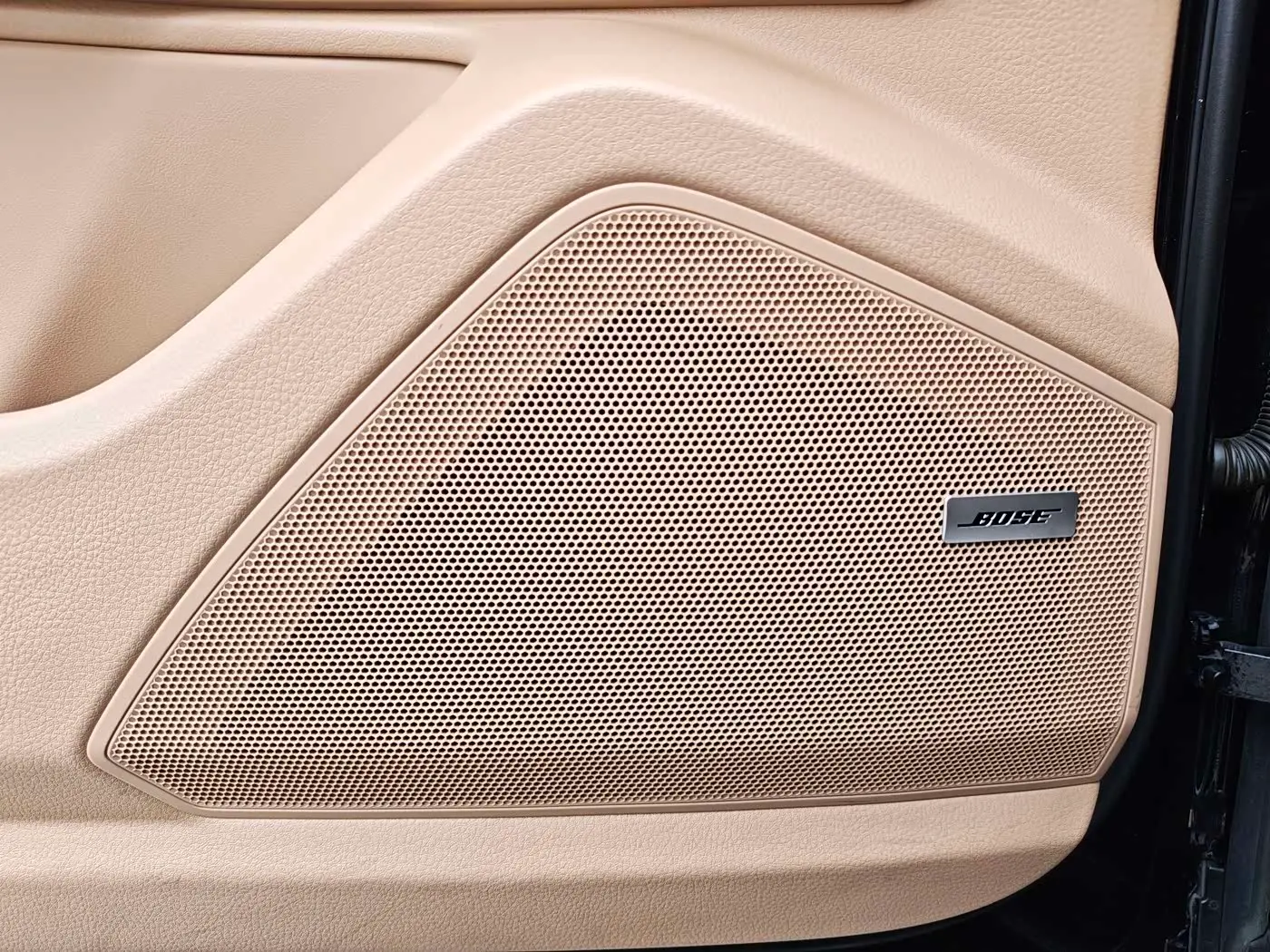 Porsche Cayenne New Energy 2020 — Photo 17/20