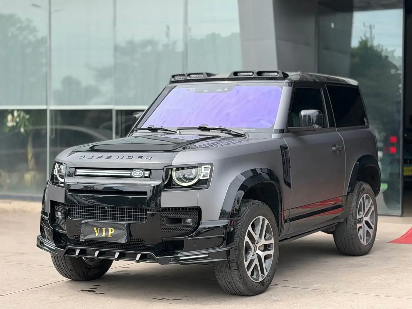 Land Rover Defender, 2023