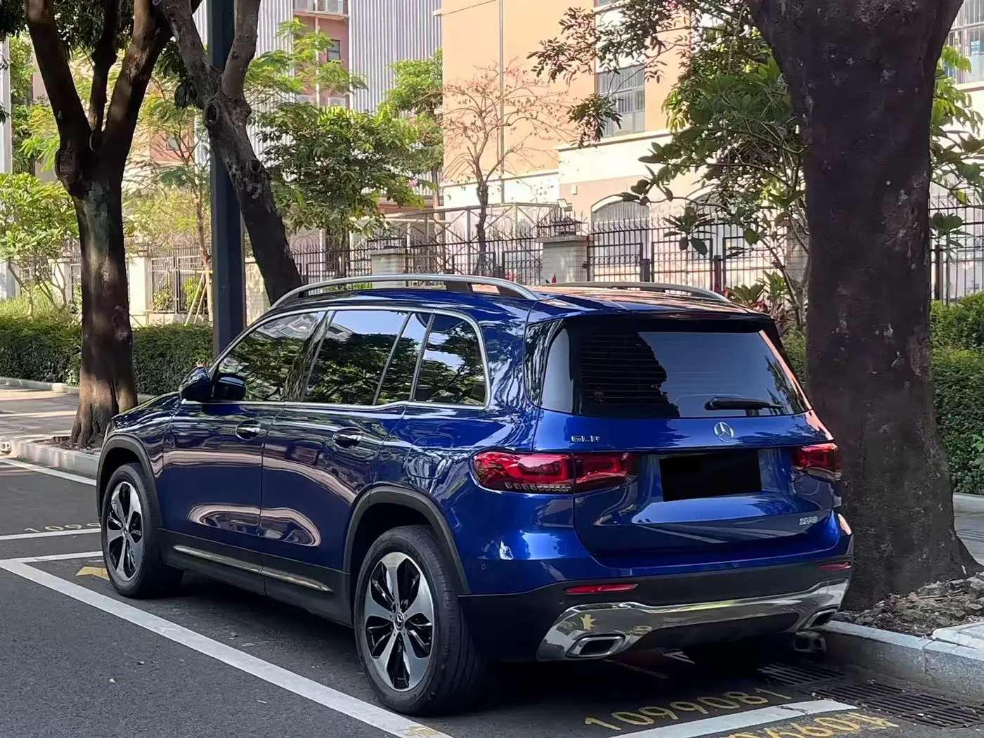 Mercedes-Benz GLB 2021 — Фото 17/18
