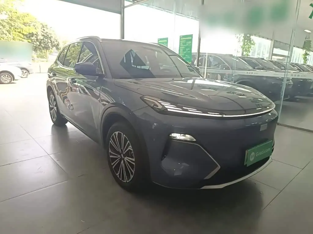 Geely Galaxy Galaxy Starship 7 EM-i 2024 — Photo 4/20