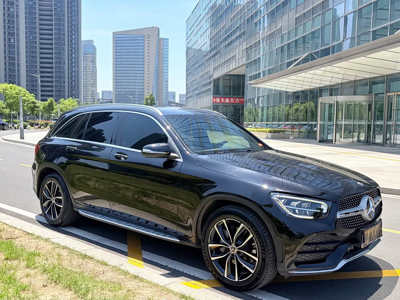 Mercedes-Benz GLC 2019 — Photo 3/9