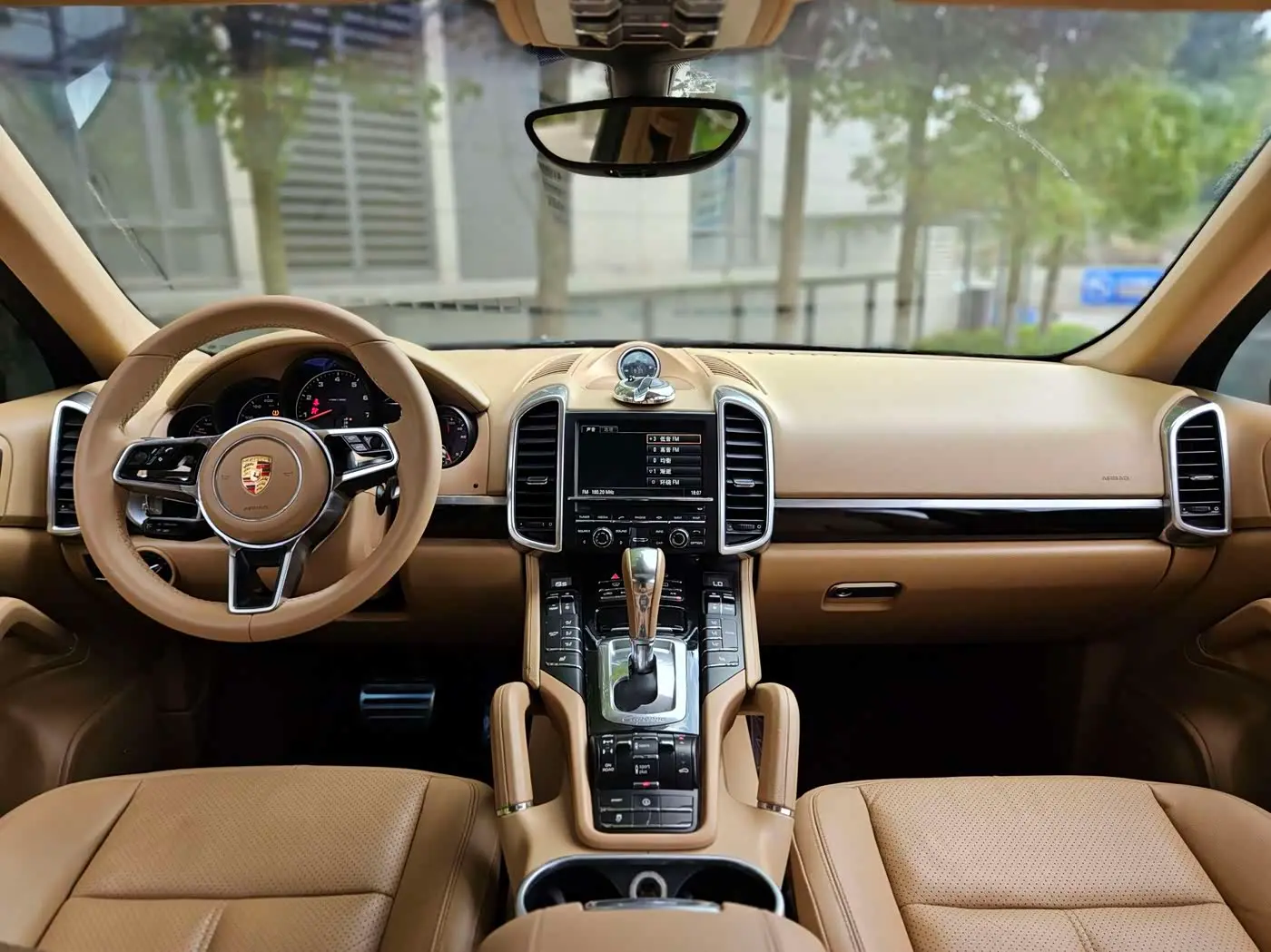 Porsche Cayenne 2015 — Şəkil 13/20