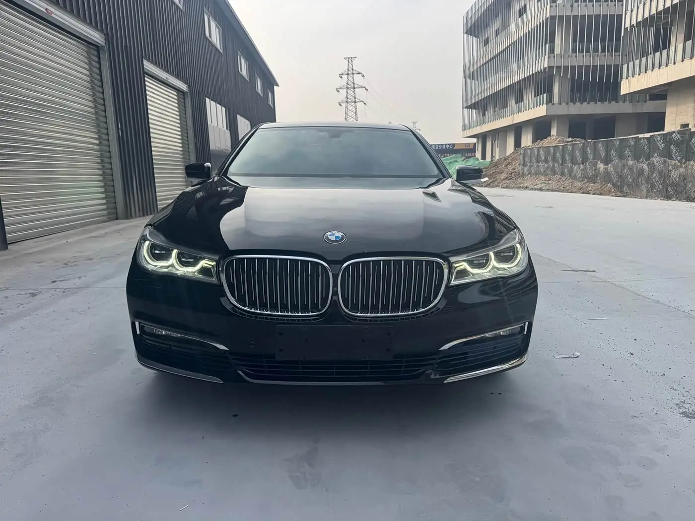 BMW 7 Series 2016 — Photo 2/9