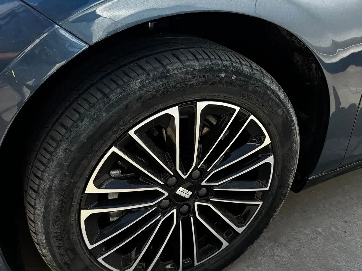 Geely Galaxy Galaxy Xingyao 8 2025 — Photo 11/20