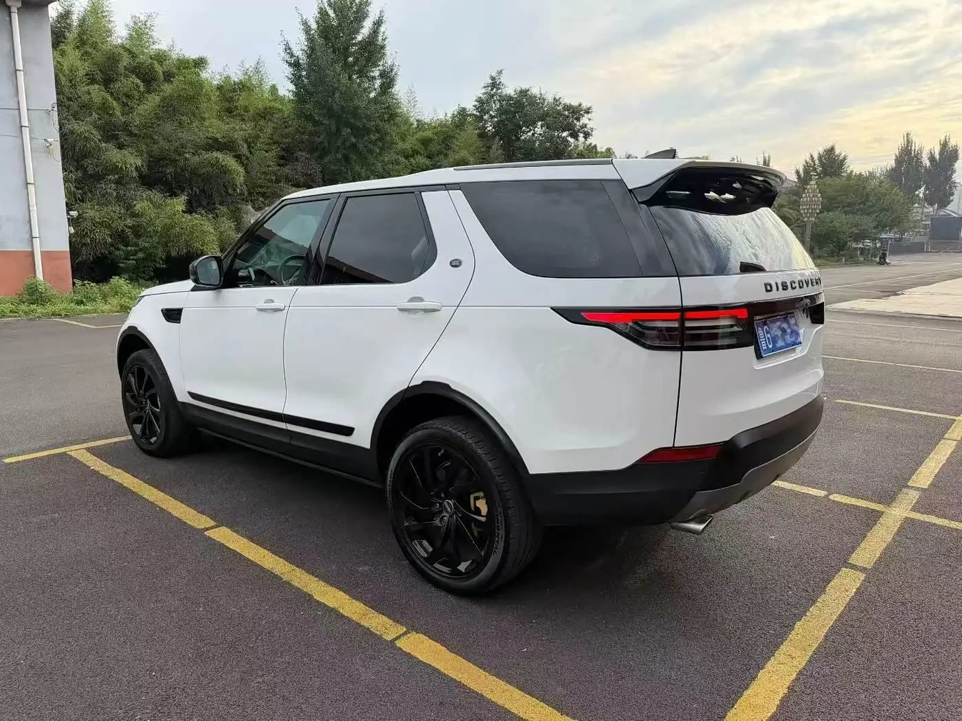 Land Rover Discovery 2018 — Şəkil 6/9